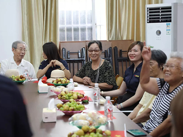 中庭裝飾集團丨&ldquo;情暖中秋，將愛傳承&rdquo;&mdash;&mdash;走進金浦社區(qū)慰問高齡老人