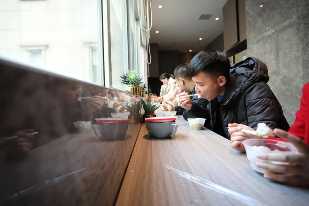 冬至丨溫暖如約而至，平安順?biāo)欤?>
        							</a>
        						</div>
        						
        						<div   id=